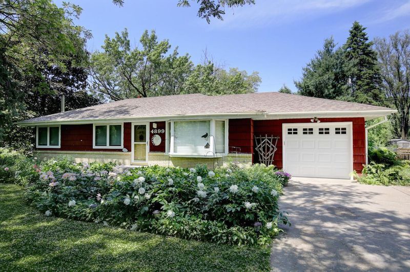 4899 Maywood St, Shoreview, MN 55126