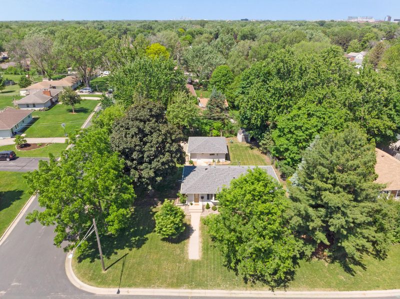 1300 E 93 1/2 St, Bloomington, MN 55425