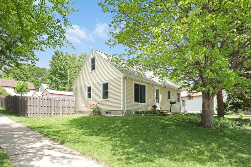 501 36th Ave NE, Minneapolis, MN 55418