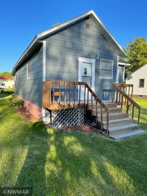 314 Roberts Ave NE, Warroad, MN 56763
