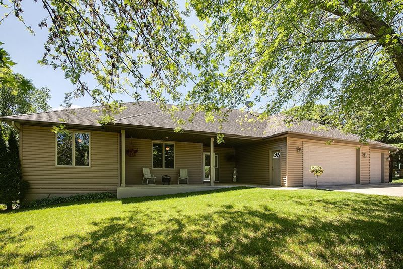 6540 156th St E, Hastings, MN 55033