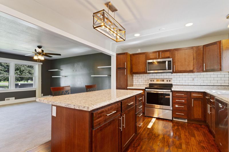 7118 Fremont Ave N, Brooklyn Center, MN 55430