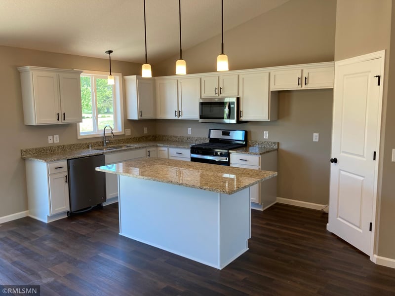 8818 Farmstead Ave, Monticello, MN 55376