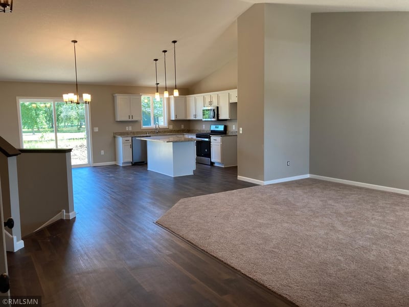 8818 Farmstead Ave, Monticello, MN 55376