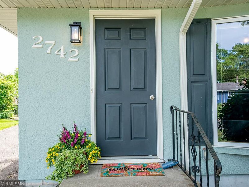 2742 Delaware Ave, North Saint Paul, MN 55109