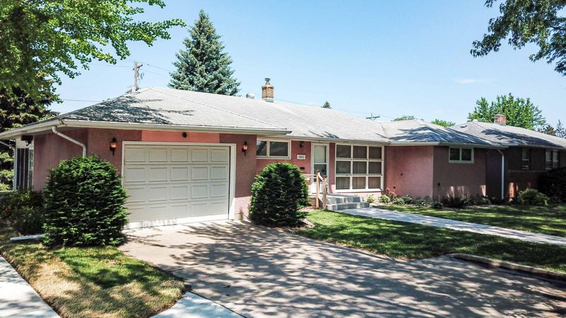 1003 Rose Ave E, Saint Paul, MN 55106
