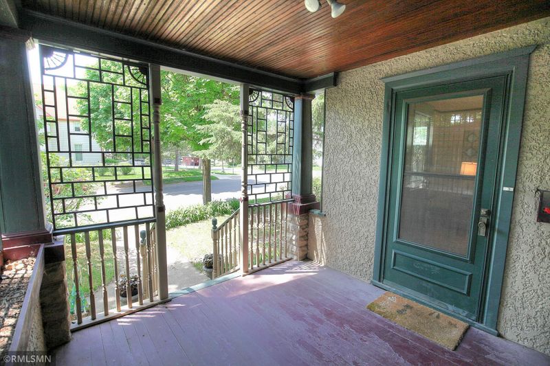 418 Earl St, Saint Paul, MN 55106