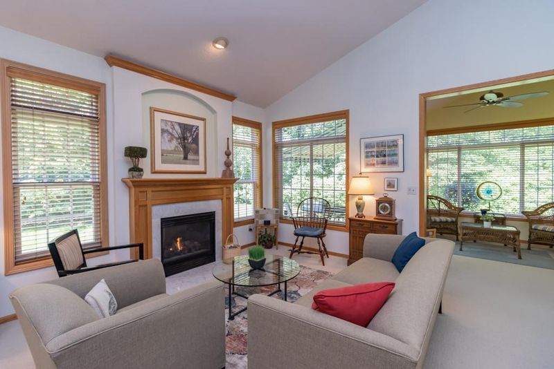 2615 Oak Ridge Trl, Woodbury, MN 55125