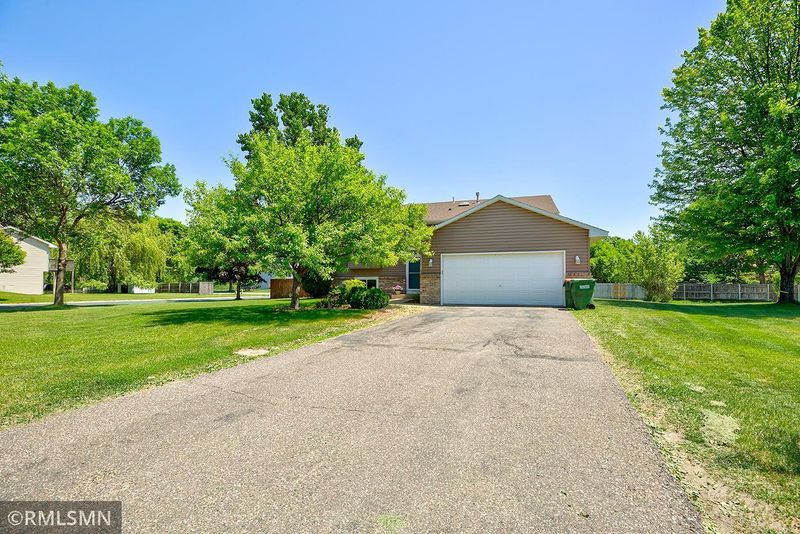 12207 Osage St NW, Coon Rapids, MN 55448