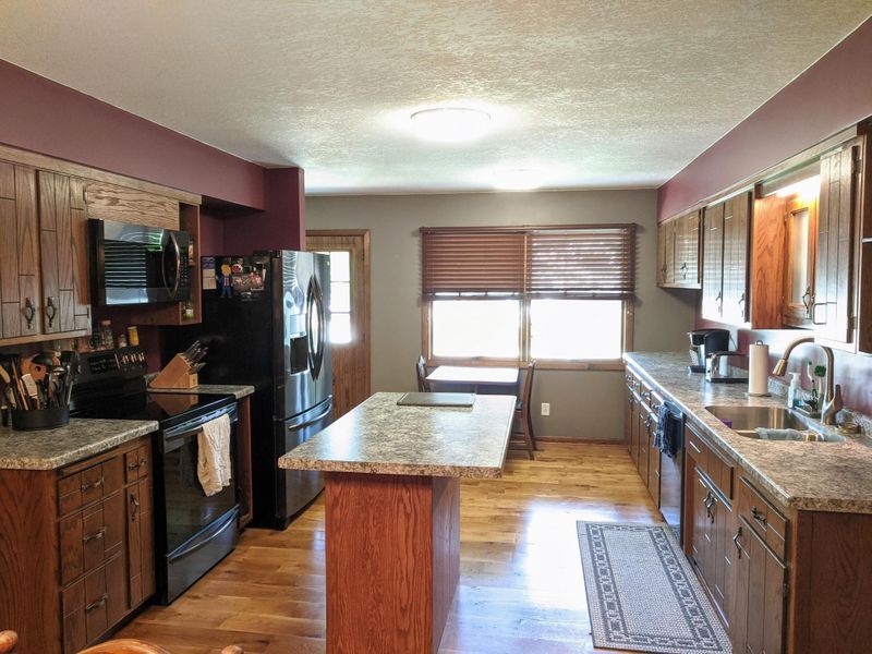 804 3rd Ave SE, Stewartville, MN 55976