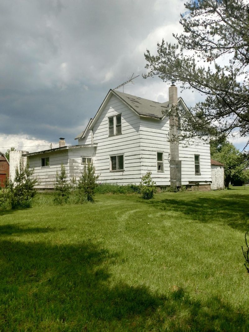 27098 Cross Lake Rd, Hinckley, MN 55037