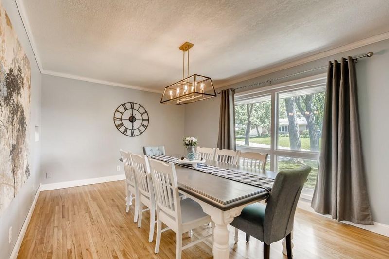 167 Juniper Ln, Apple Valley, MN 55124