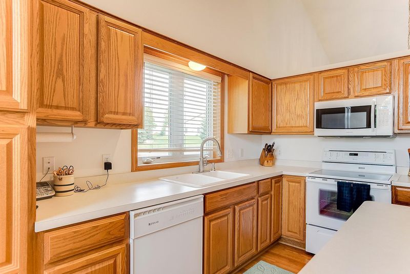 14601 Beverley Ln, Savage, MN 55378