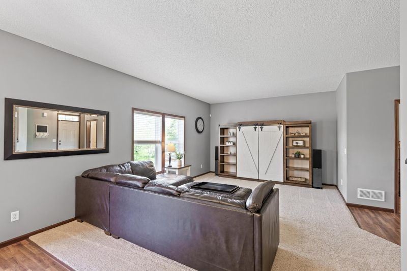 6518 145th Bay N, Hugo, MN 55038
