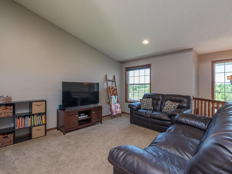 132 Ardennes Ave E, Shakopee, MN 55379