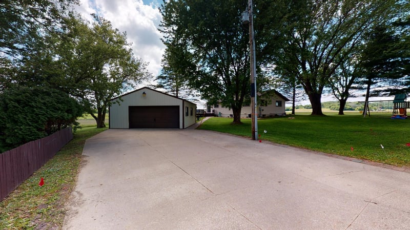 N22554 Us Highway 53, Ettrick, WI 54627