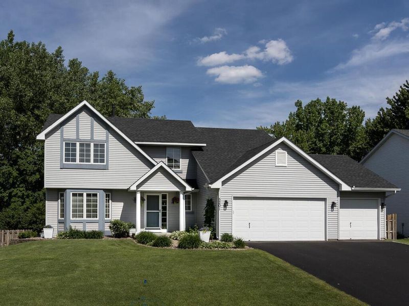 5201 Edgewater Dr, Savage, MN 55378
