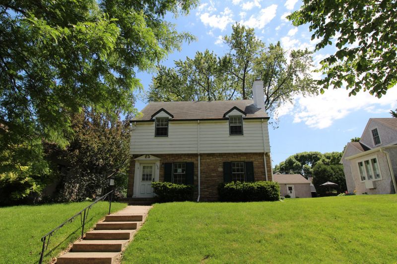 1958 Palace Ave, Saint Paul, MN 55105