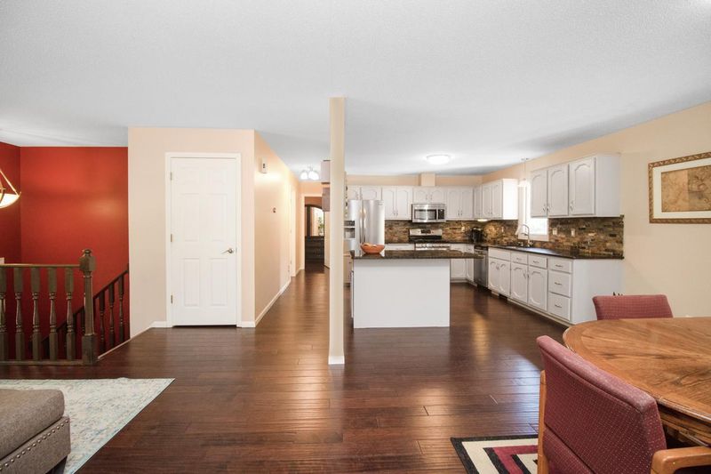 2561 Cedar Hills Dr, Minnetonka, MN 55305