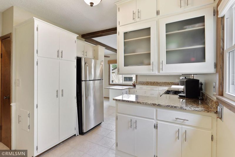 2487 13th Ave E, North Saint Paul, MN 55109