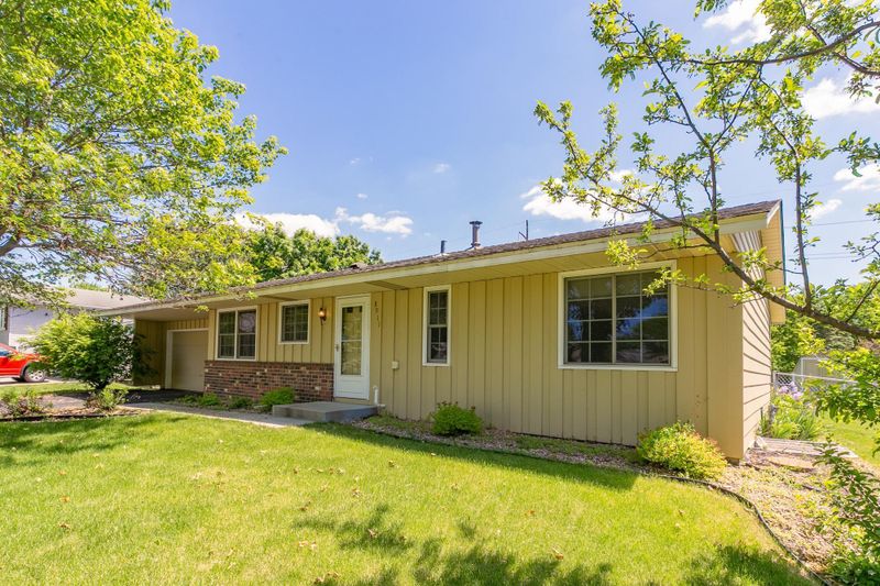 8911 Janero Ave S, Cottage Grove, MN 55016