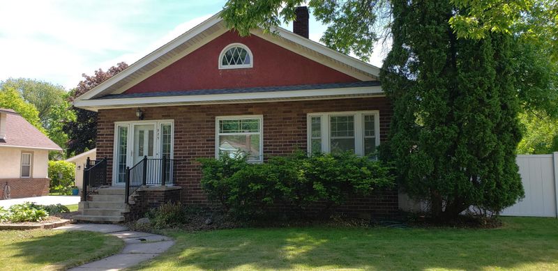 923 Trott Ave SW, Willmar, MN 56201