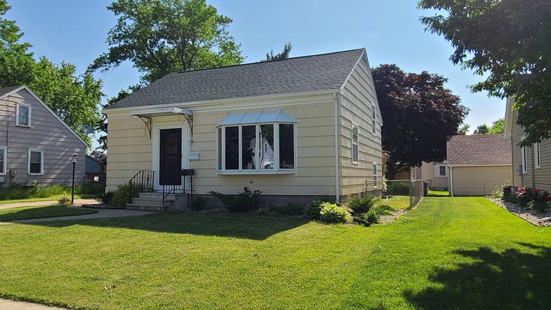 205 15th St SE, Austin, MN 55912