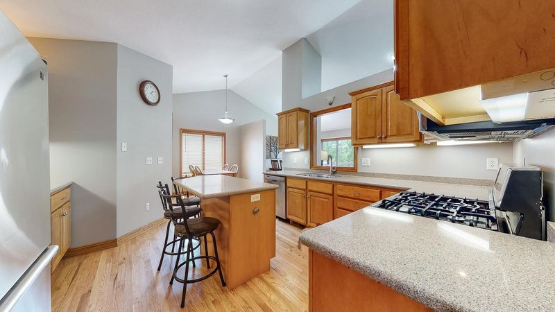 2441 Red Pine Ave SW, Rochester, MN 55902