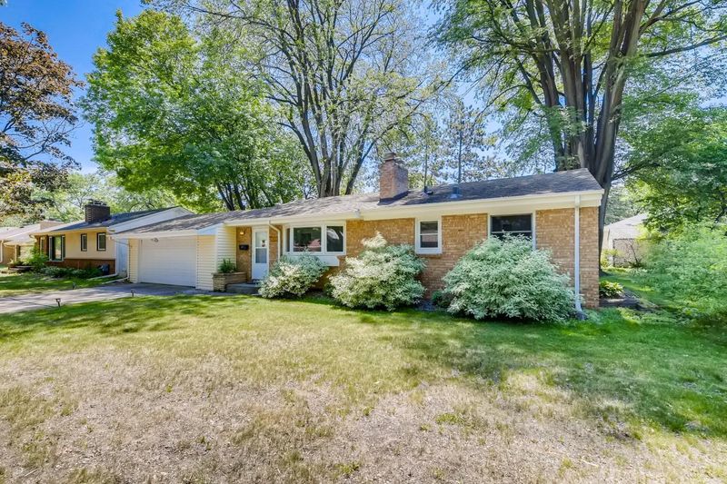 5419 45th Ave N, Robbinsdale, MN 55422