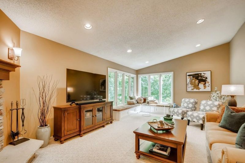 6530 Evergreen Ln N, Maple Grove, MN 55369