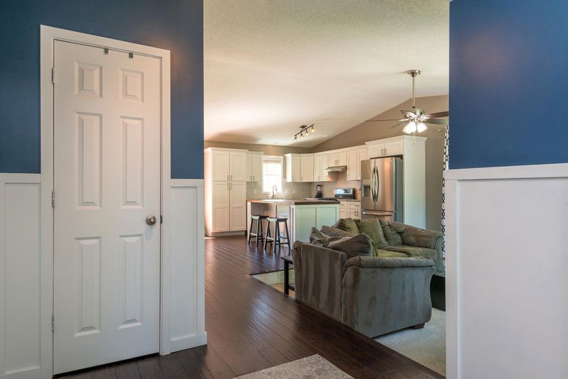 4561 S Hay Lake Rd, Eagan, MN 55123