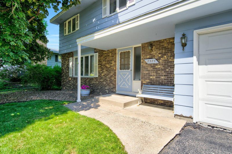 7370 Memory Ln NE, Fridley, MN 55432