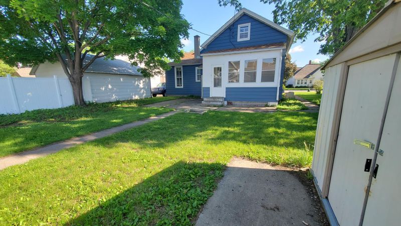 523 E 5th St, Winona, MN 55987