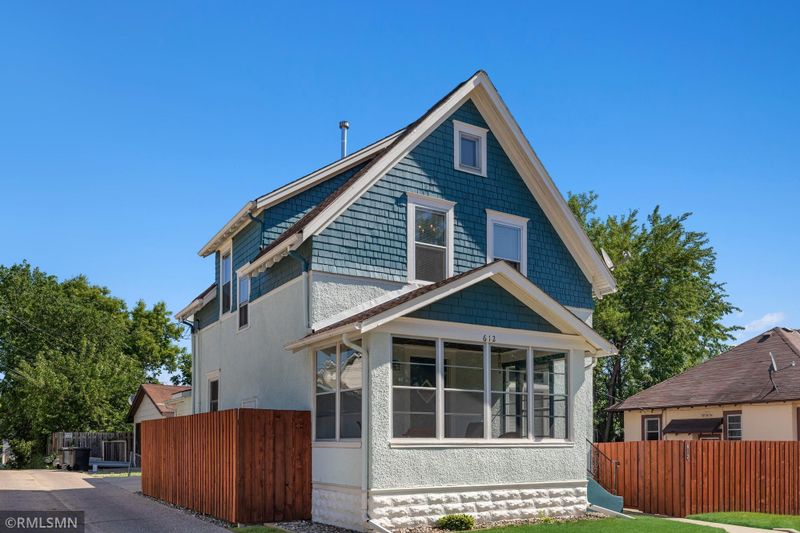 612 E 37th St, Minneapolis, MN 55407