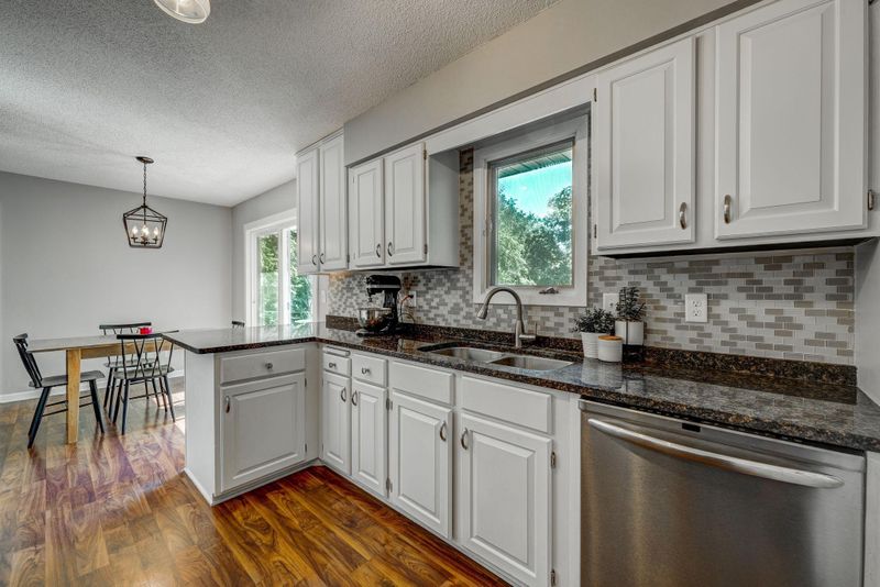 10286 Pilgrim Ln N, Maple Grove, MN 55369