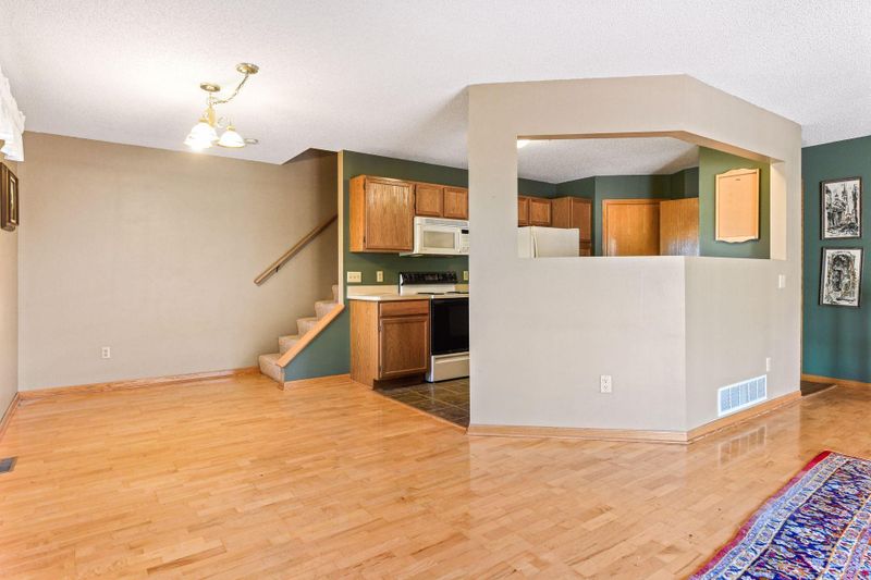 7635 Nicholas Way, Chanhassen, MN 55317