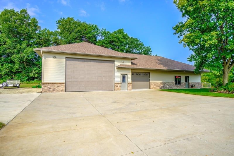 4640 County 24 Blvd, Cannon Falls, MN 55009