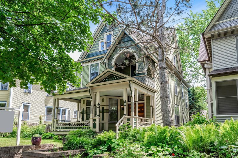 876 Laurel Ave, Saint Paul, MN 55104