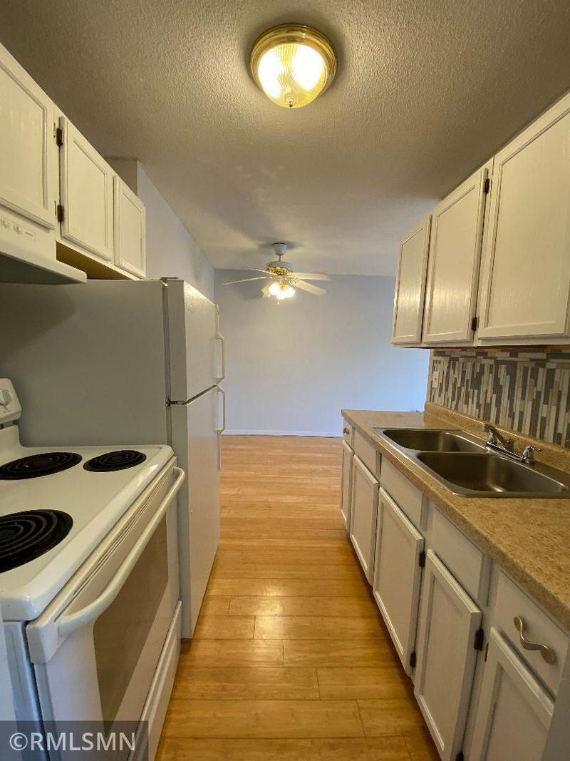 2616 Harriet Ave #210, Minneapolis, MN 55408