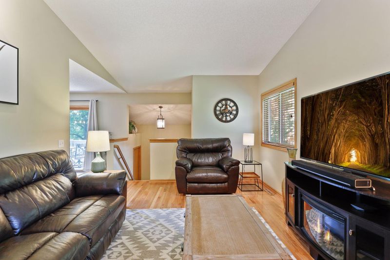 7201 Woodstock Curve, Bloomington, MN 55438