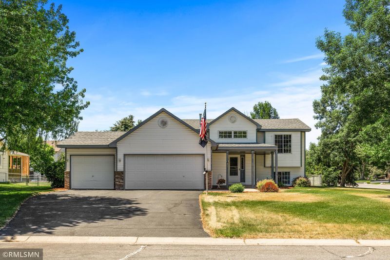 18212 Hudson St NW, Elk River, MN 55330