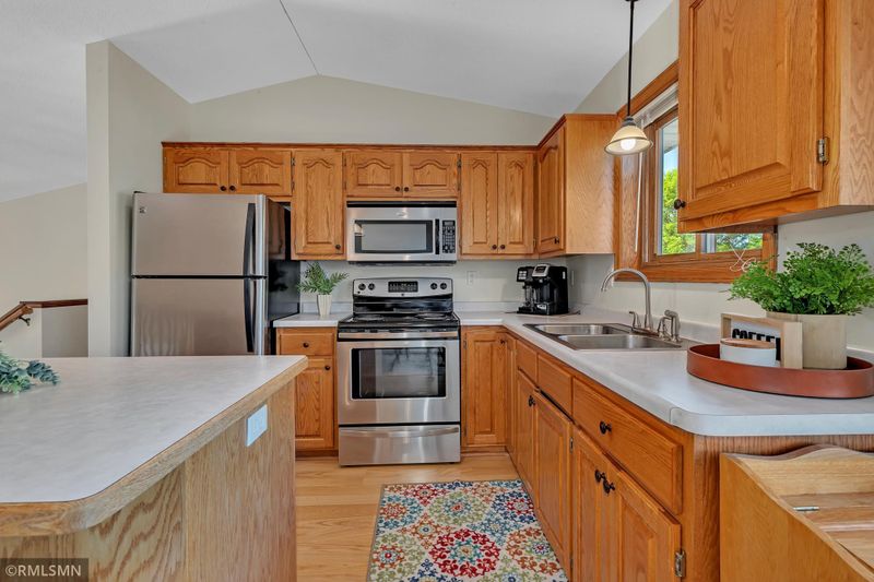 207 3rd Ave NW, Rice, MN 56367