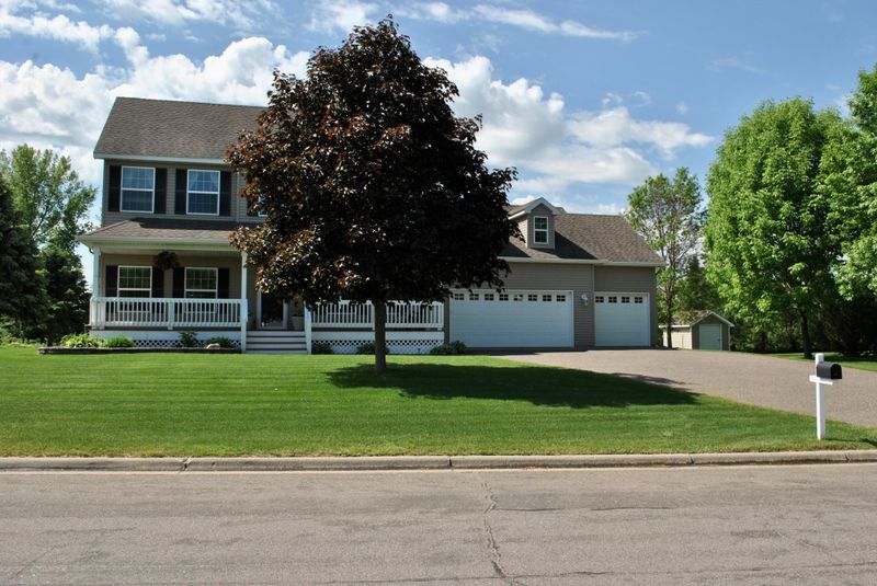 624 Huntington Dr S, Sartell, MN 56377