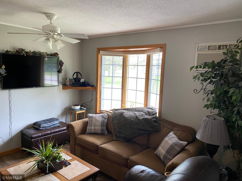107 W 1st W St, Argyle, MN 56713