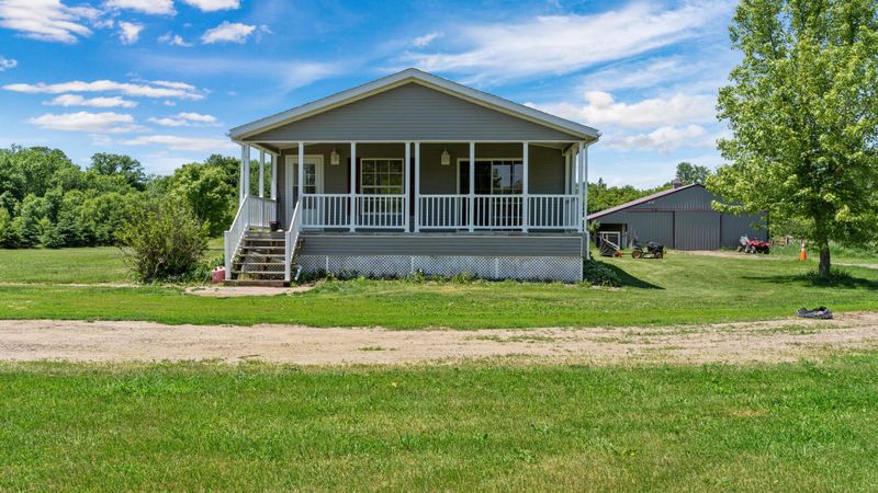 36878 Park Trl, Center City, MN 55012