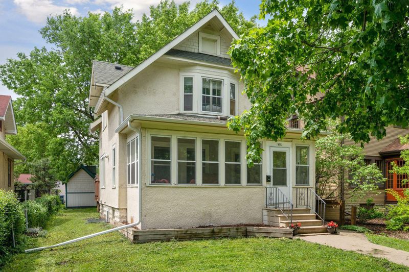 975 18th Ave SE, Minneapolis, MN 55414