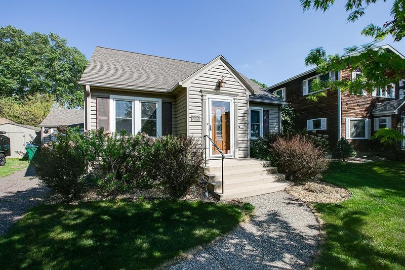 6616 Cedar Lake Rd S, Saint Louis Park, MN 55426