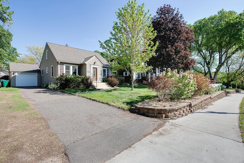 6616 Cedar Lake Rd S, Saint Louis Park, MN 55426