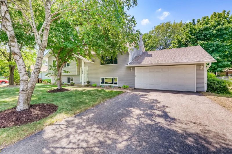 14412 Park Ave, Burnsville, MN 55337