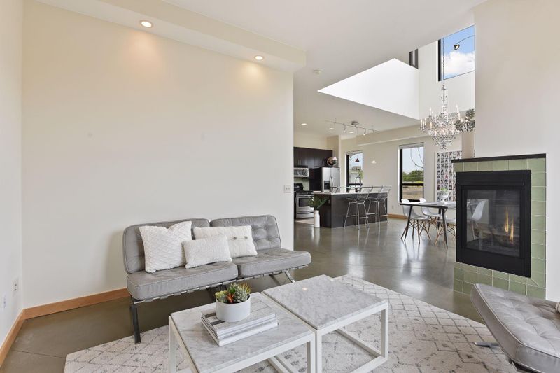 9 W Franklin Ave #301, Minneapolis, MN 55404